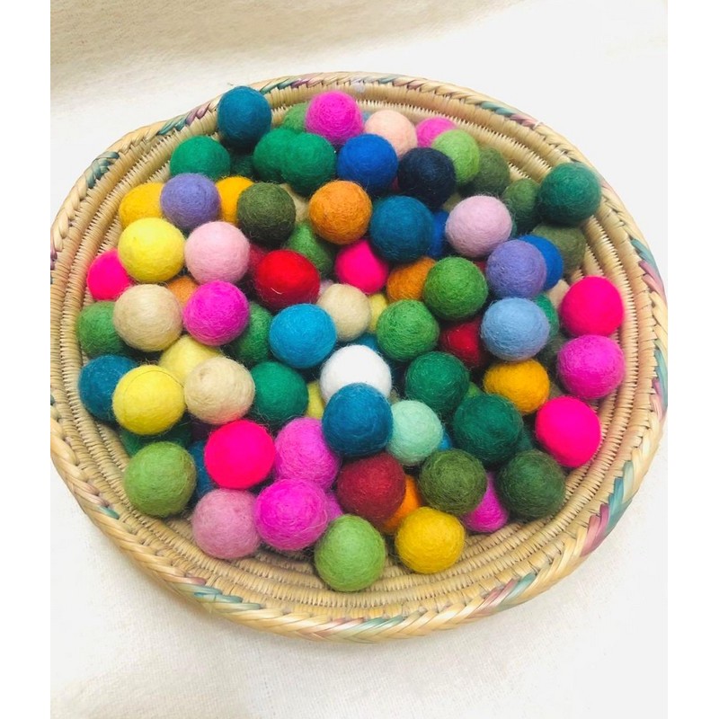 Håndlavede filtkugler